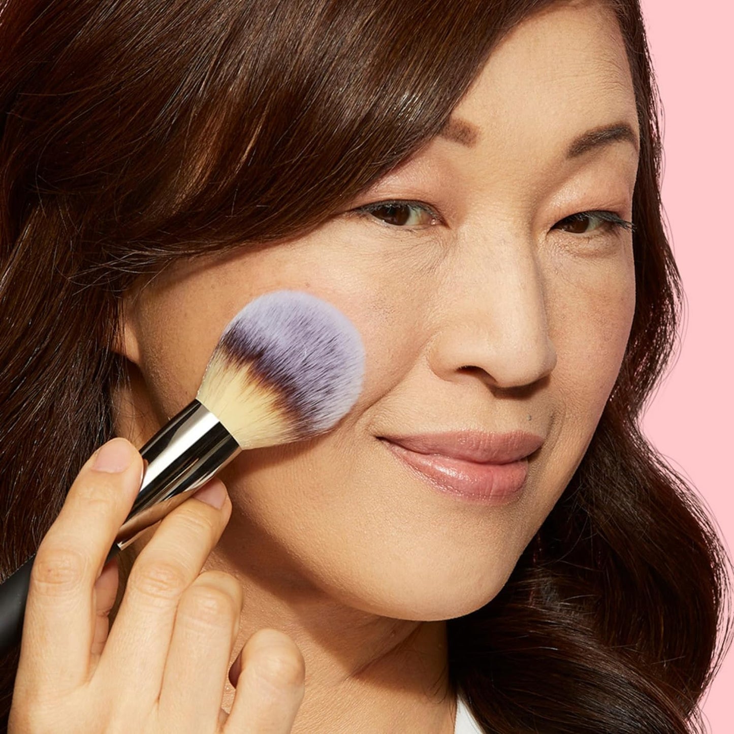 IT Cosmetics Heavenly Luxe Wand Ball Powder Brush #8 For Face