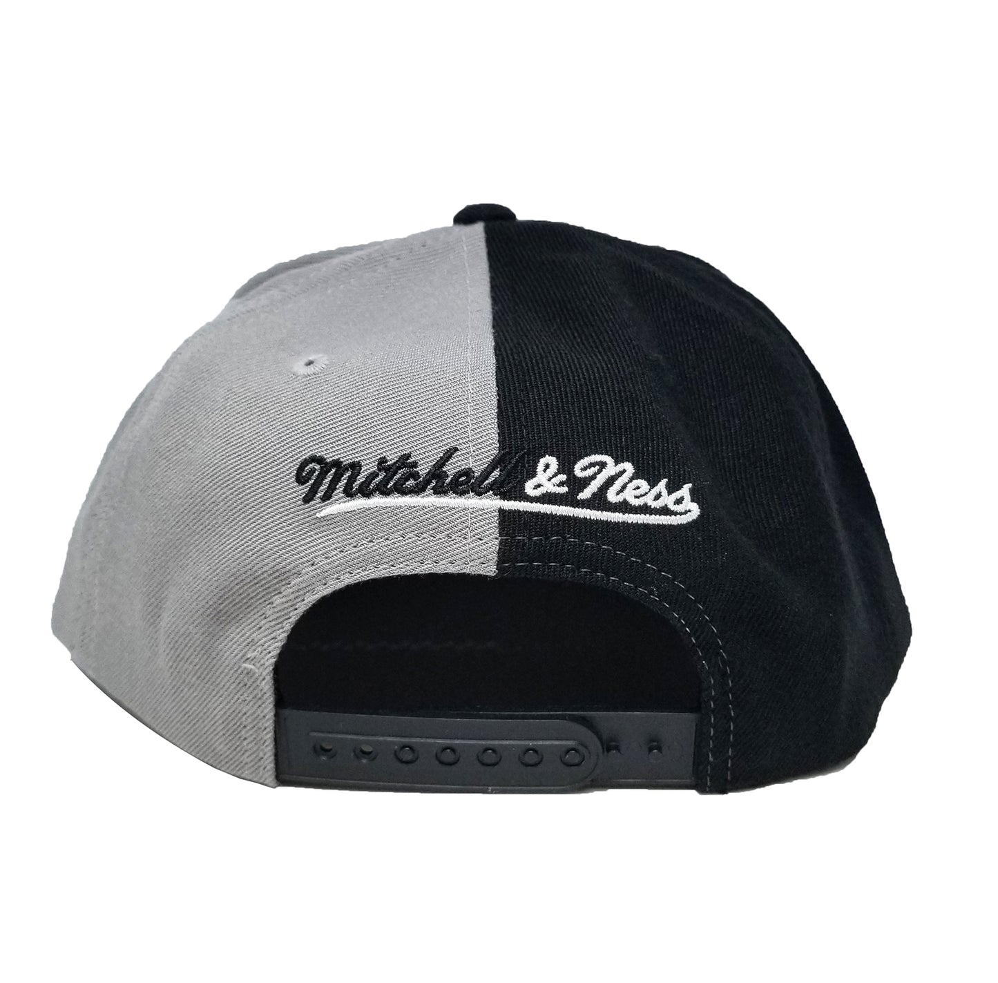 Mitchell & Ness Shark Tooh Snapback San Antonio Spurs Black OS (BH78BR)