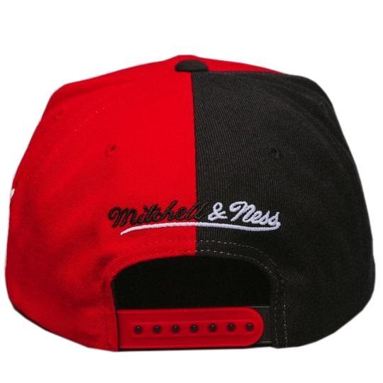 Mitchell & Ness Shark Tooh Snapback Chicago Bulls OS (BH78BR)